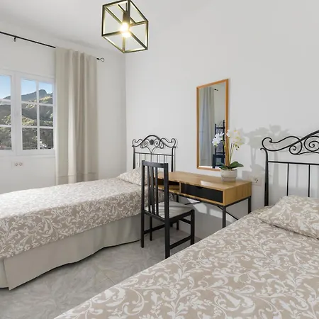 Bella Vista بيت شباب *